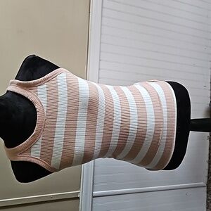 Ae wide leg jeans tall friendly. Ae ribbed tank white and tan.